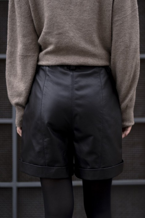 Galeria Szorty damskie BERMUDA SHORTS BLACK