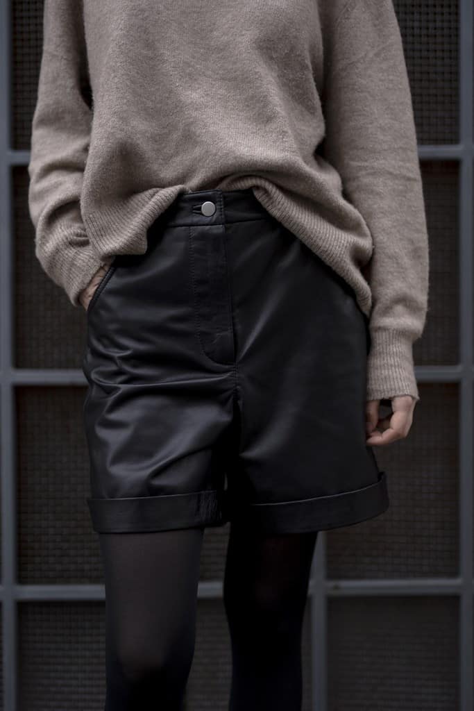 Szorty damskie BERMUDA SHORTS BLACK